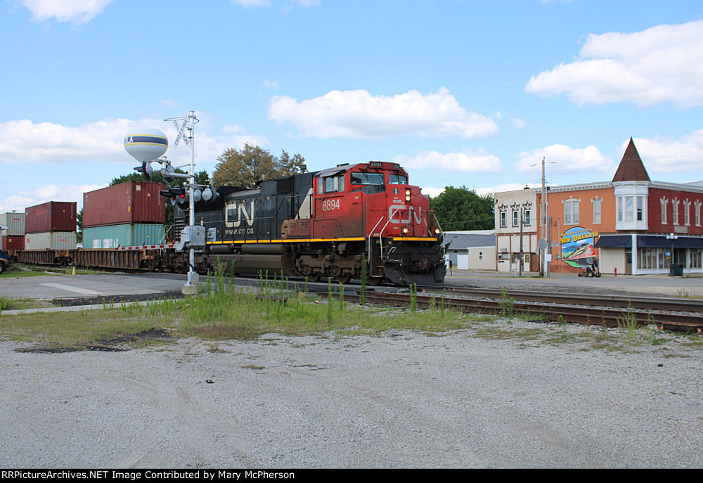 Southbound CN Q196